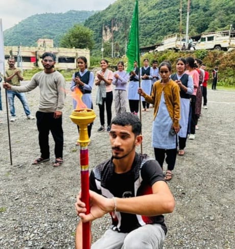 एसएमआर जनजातीय पीजी कॉलेज में मशाल रैली के साथ वार्षिक क्रीड़ा समारोह का आगाज
